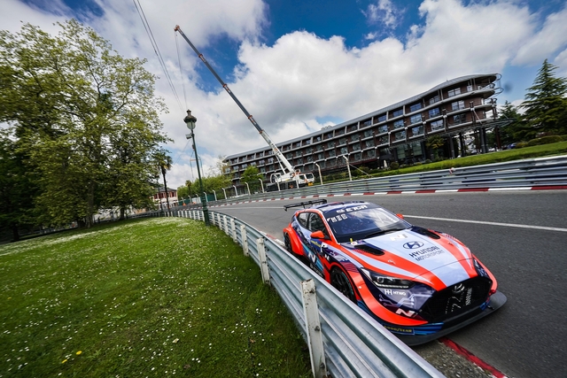 2cdb2a574bad6ace3ebb5eb5c39bfbbc